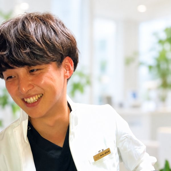 施術中の松永 承太郎